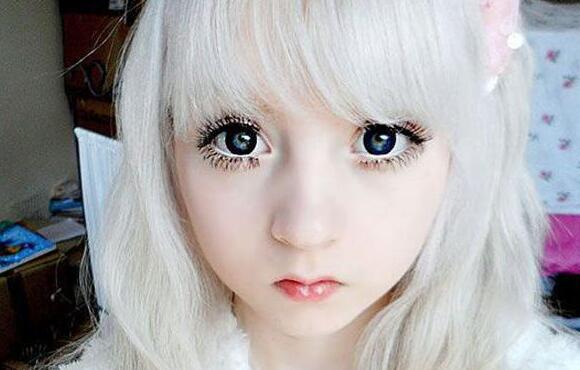 英国15岁白化病萝莉,维纳斯·巴勒莫(被封全球宅男女神)