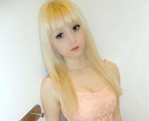英国15岁白化病萝莉,维纳斯·巴勒莫(被封全球宅男女神)