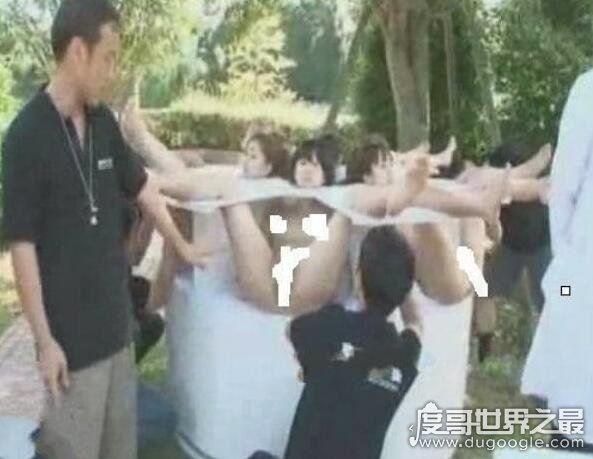 海天盛筵群p新玩法深水炸弹,嫩模下体灌酒被多人轮流上